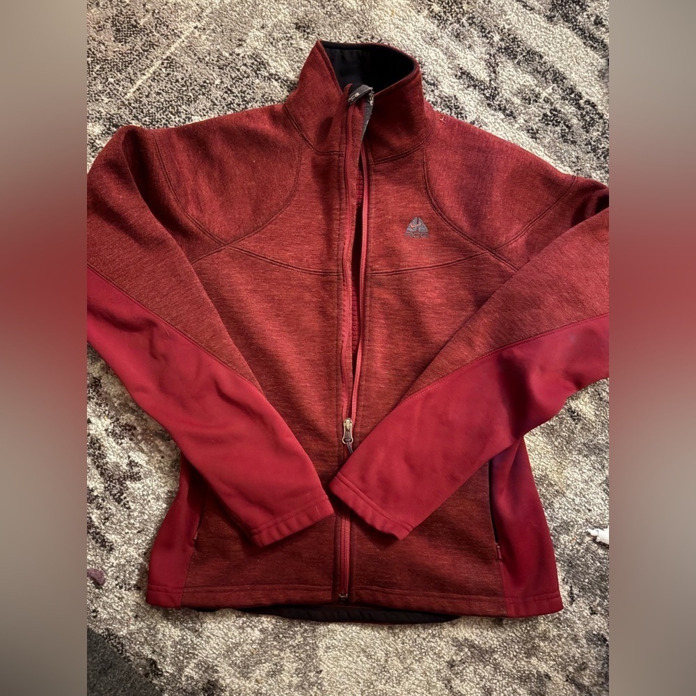 SOLD Nike ACG Outdoors Burgundy red Red Full-Zip Jacket coat small